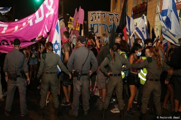 اسرائیل میں نیتن یاہو کے خلاف شدید مظاہرے، ایک شخص ہلاک ہوگیا
