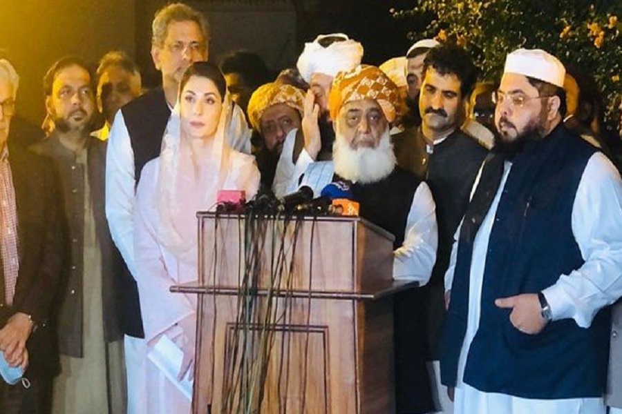 پاکستان ڈیموکریٹک موومنٹ کے سربراہ مولانا فضل الرحمٰن نے تمام اپوزیشن جماعتوں کے اراکین اسمبلیوں کو اہم پیغام دے دیا