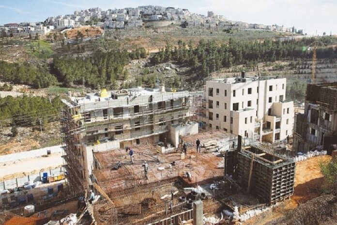 اسرائیل کی فلسطینیوں کے خلاف جارحیت جاری، یہودی آبادکاری کے لیے مزید 800 نئے مکانات بنانے کی منظوری دے دی
