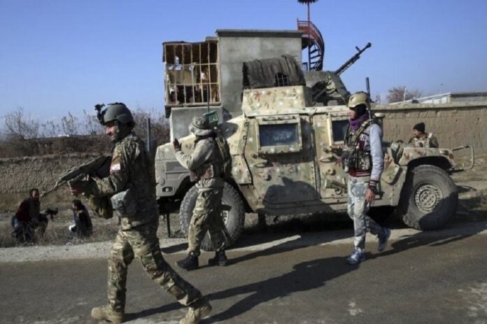 افغانستان میں خود کش کار بم دھماکا، سیکیورٹی فورسز کے اہلکاروں سمیت 11 افراد ہلاک ہوگئے