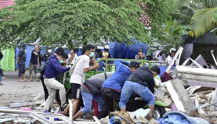 انڈونیشیا میں شدید زلزلہ، 35 افراد ہلاک جبکہ سیکڑوں زخمی ہوگئے