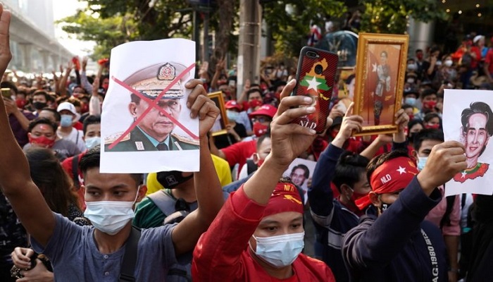 میانمار میں فوجی بغاوت کے خلاف احتجاج جاری، انٹرنیٹ سروس معطل کردی گئی