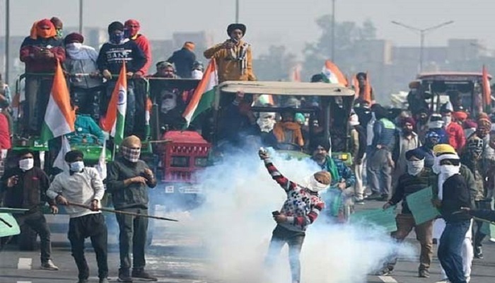 بھارتی حکومت نے کسانوں کے احتجاج کی رپورٹ کرنے پر متعدد صحافیوں کے خلاف بغاوت کے کیس درج کردیئے