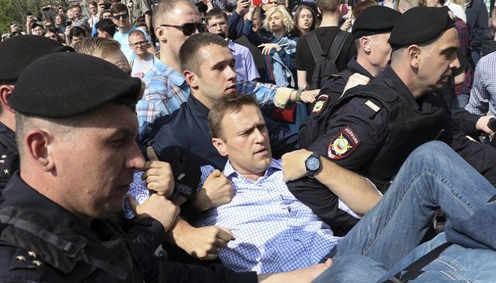 روس میں اپوزیشن رہنما الیکسی ناولنی کی گرفتاری کا معاملہ، امریکہ اور یورپی یونین نے روسی عہدیداروں پر پابندیاں عائد کردیں