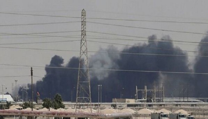 یمنی فوج نے سعودی عرب کے وحشیانہ حملوں کے جواب میں تیل کمپنی آرامکو پر میزائل حملہ کردیا